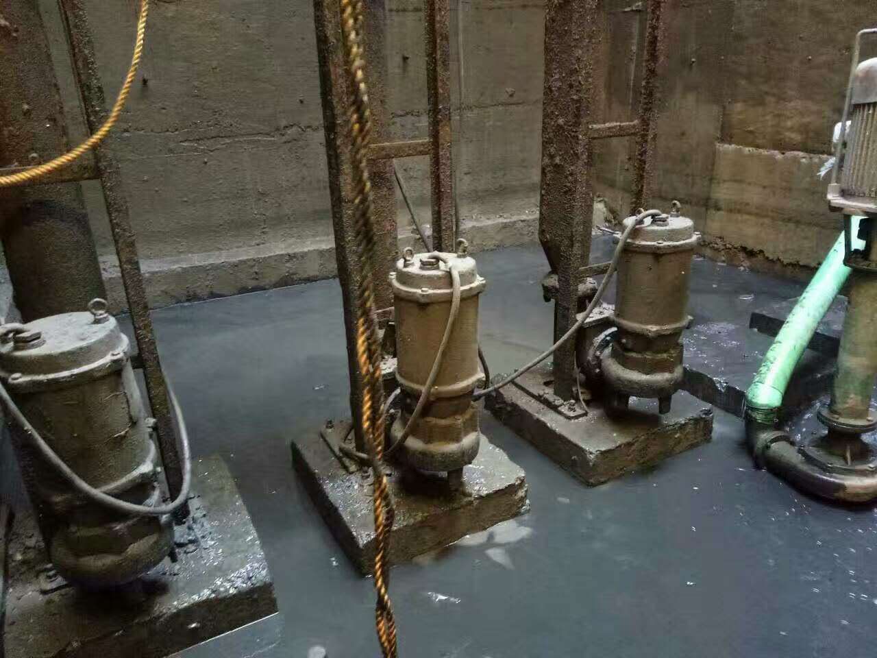 东宝污水池清理